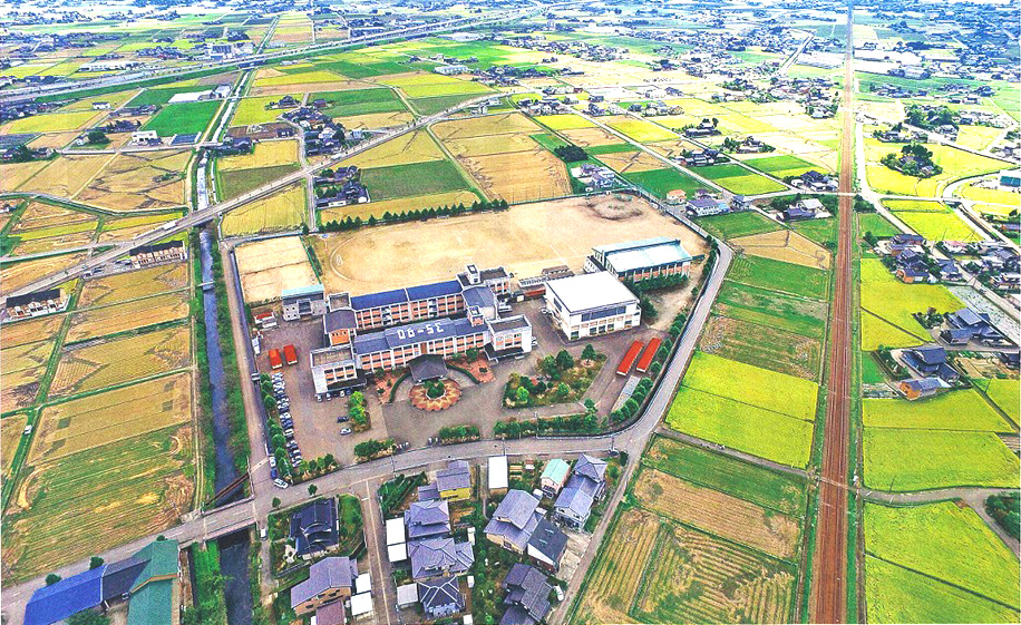 福岡高等学校の全景